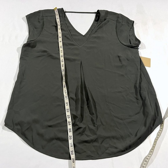 Halogen Womens Grey Beluga V Neck Sleeveless Polyester Flow Blouse Shirt L NWT - Picture 4 of 7